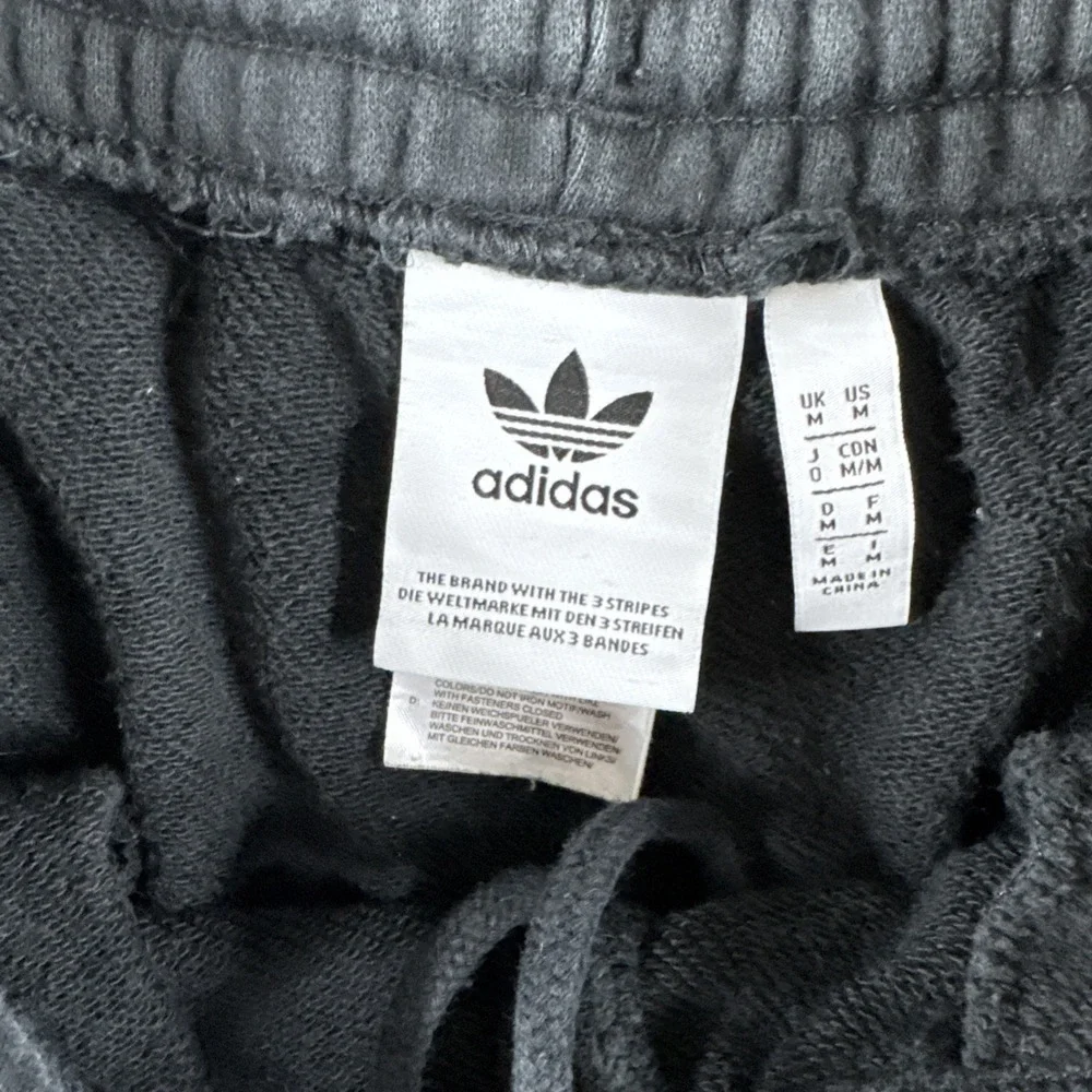 Adidas Adicolor Shattered Trefoil Sweatpants Medium Black Zipped Pockets
